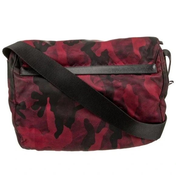 100% Authentic Prada Red Camouflage Nylon Messenger Bag - Picture 4 of 9